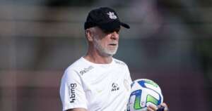 Cuiabá repudia fala de Mano Menezes e diz que técnico 'desconhece o cenário nacional'