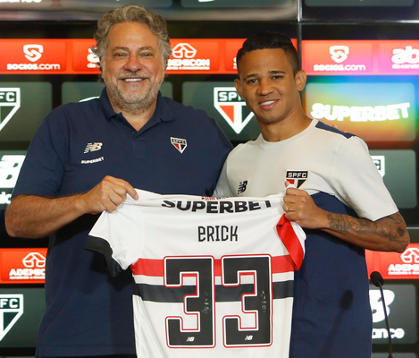 Erick e apresentado no Sao Paulo