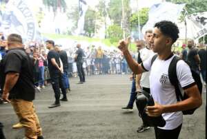 Mineiro: Em nota, América-MG nega negociação com volante da Ponte Preta