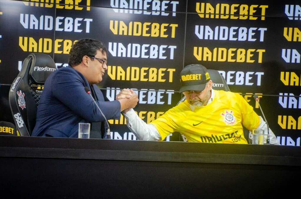 Corinthians banca ‘maior patrocínio’ do país e avisa: ‘Camisa vai valer mais de R$ 200 mi’