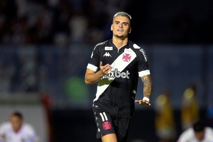 Gabriel Pec se despede do Vasco