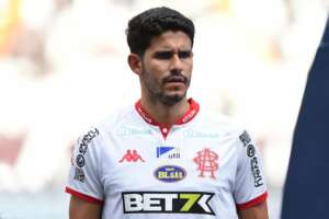 Carioca: Novidade no Bangu, zagueiro completa uma década como atleta profissional