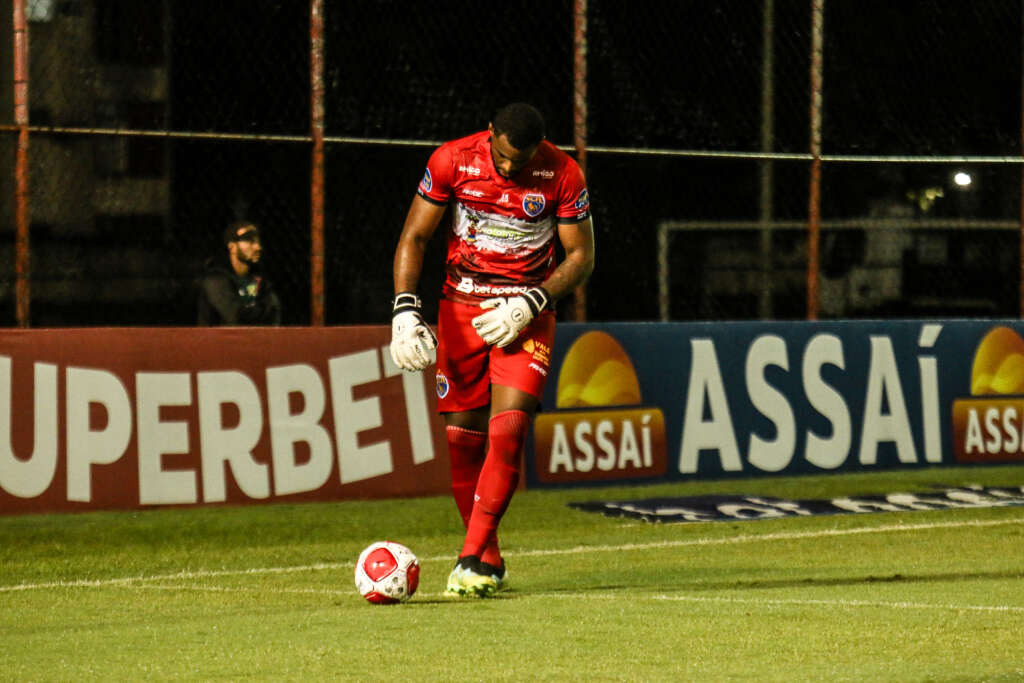 Carioca: Goleiro alega que Sampaio Corrêa pecou nos detalhes em revés para a Portuguesa