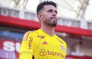 Ivan Quaresma, ex-Ponte Preta, sofre lesão grave no joelho