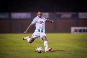 Gaúcho: Ex-Santos, João Lucas marca golaço pelo Juventude; veja o lance