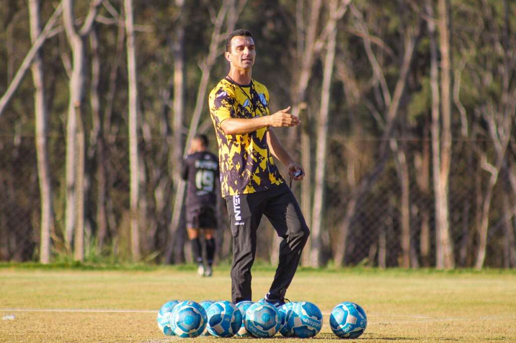 Paulistão: Antes da estreia, Júnior Rocha comanda Inter de Limeira contra o RB Bragantino