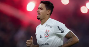 Corinthians e estafe de Lucas Veríssimo trocam acusações sobre recusa em assinar contrato
