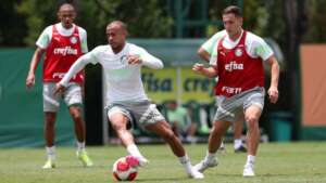 Mayke treina e deve reforçar Palmeiras no clássico com o Santos