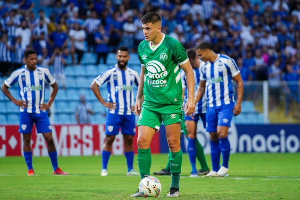 Catarinense: Perotti alfineta calendário brasileiro e frisa: “O jogo mais importante da Chape é o próximo”