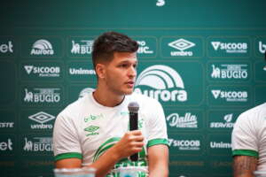 Catarinense: Chapecoense apresenta trio, que destaca o peso da camisa do clube