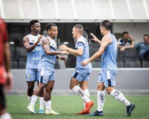 Santos usa 7 reforços entre os titulares e vence Oeste em único jogo-treino antes do Paulistão