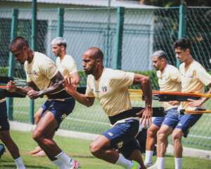 Reforços e Thiago Carpini são regularizados e podem estrear no São Paulo neste sábado