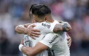 Mano Menezes defende ajustes e fala em novos líderes no Corinthians