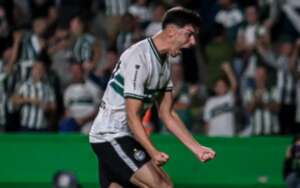 PARANAENSE: Coritiba goleia Operário e assume liderança