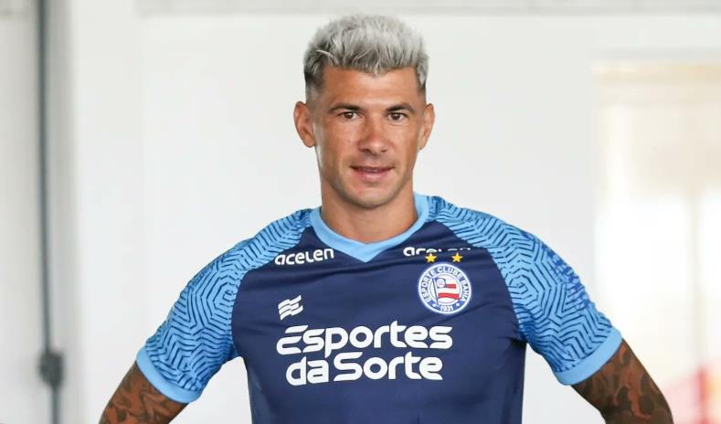 Baiano: Bahia oficializa zagueiro argentino que estava no Botafogo