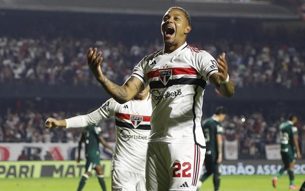 Carioca: Vasco contrata atacante do Internacional por empréstimo de um ano