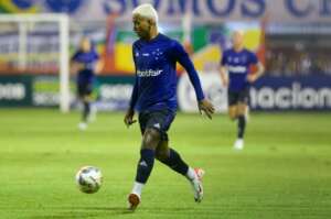 MINEIRO: Artilheiro faz, jovem salva nos acréscimos e Cruzeiro estreia com vitória