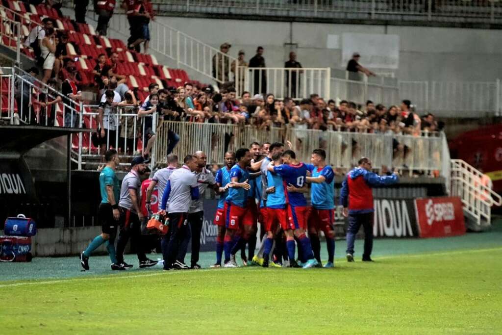 Catarinense: Em virada espetacular, Waguinho Dias garante vitória na estreia