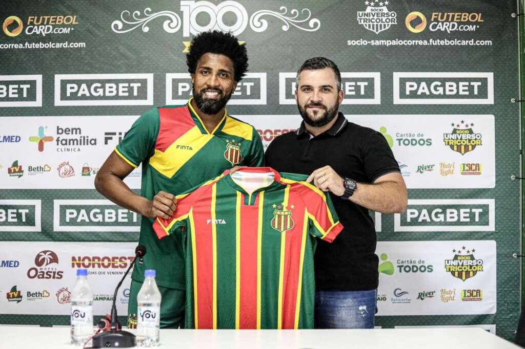 Maranhense: Lateral Ex-São Paulo é apresentado no Sampaio Corrêa e garante muita determinação