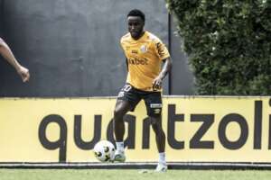 Paulistão: Atacante deixa o Santos rumo a clube de Balotelli