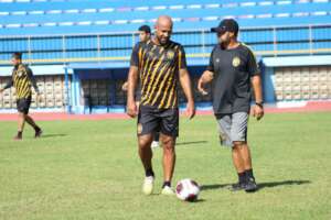 Amazonense: Amazonas contrata lateral ex-Guarani e meia com rodagem no Brasil