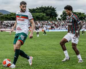 Carioca: Meia fala sobre trabalho forte na Portuguesa e mira vitória: 'Estamos preparados'