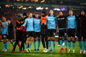 ALEMÃO: Bayer Leverkusen vence com gol nos acréscimos e mantém vantagem na liderança