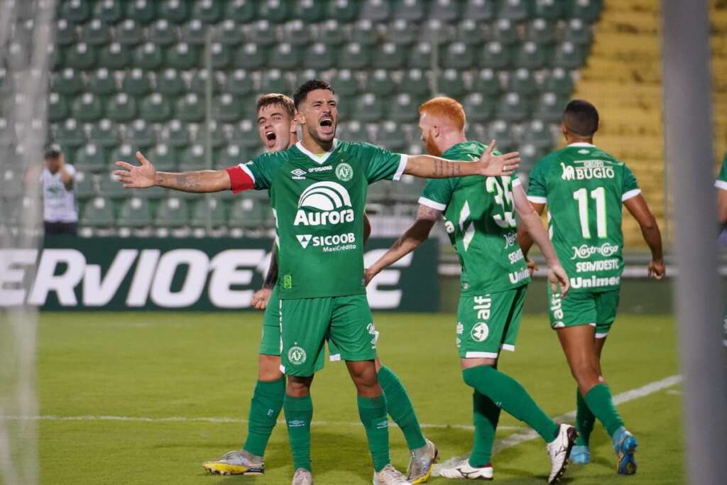 Apenas um time da Série B não tem patrocínio com casa de apostas, veja aqui!