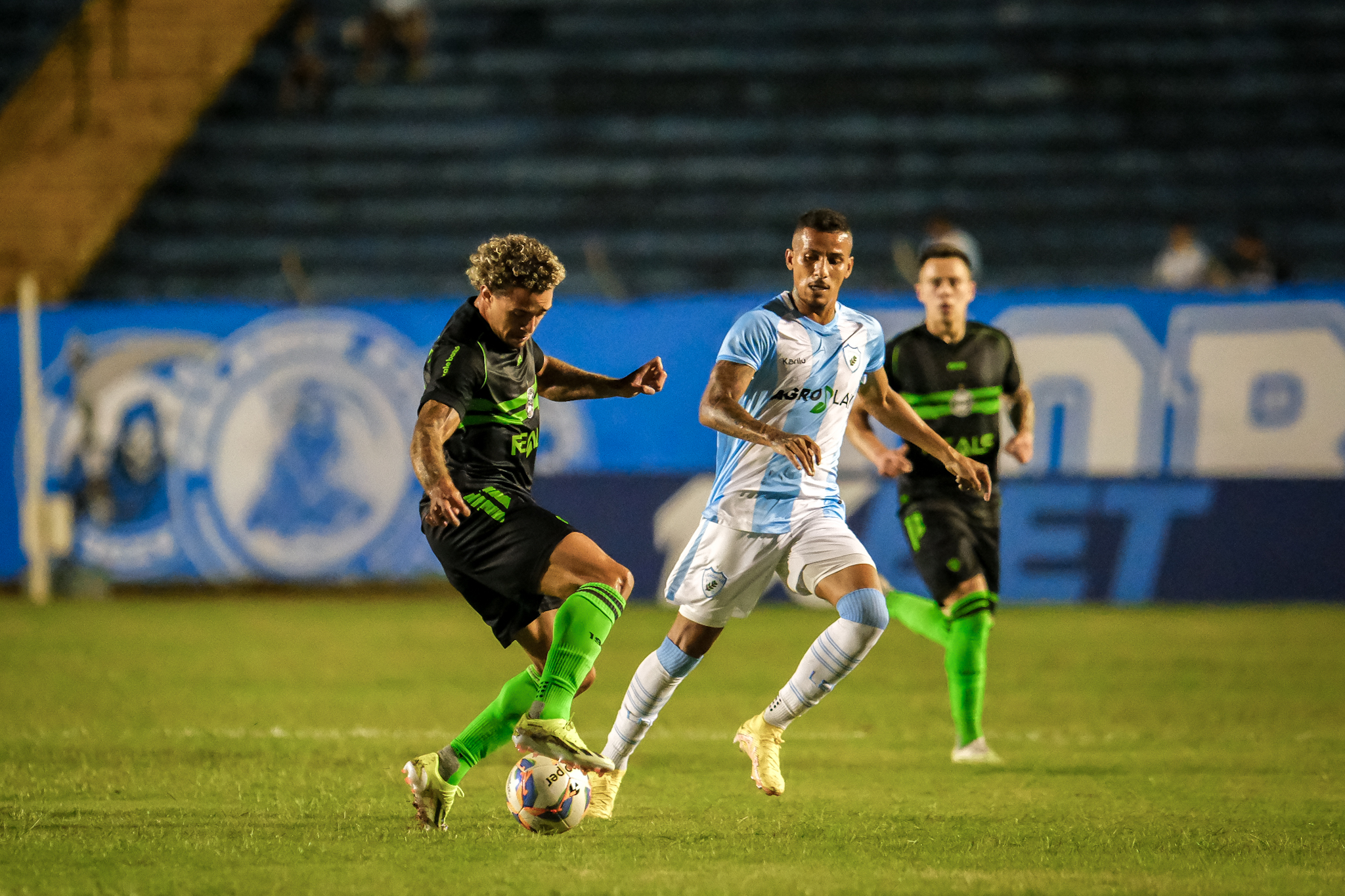 PARANAENSE: Coritiba busca empate com Londrina em jogo de seis gols