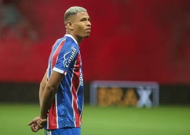 Jogador do Bahia ameaça abandonar a carreira após vaias: ‘Meu último jogo’