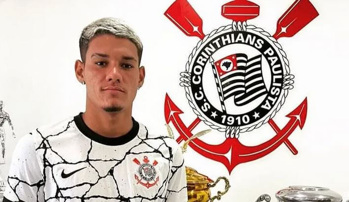 Jovem morre após ter relação com meia do Corinthians; caso está sendo investigado