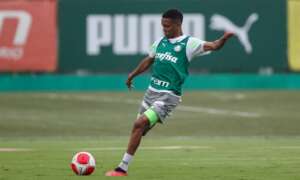 Estêvão é integrado ao grupo profissional do Palmeiras após a Copinha: 'Experiência incrível'