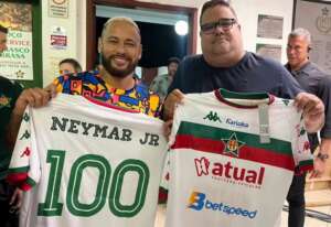 Carioca: Neymar visita Luso Brasileiro e ganha presente da Portuguesa