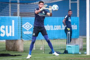 Goiano: Vila Nova contrata goleiro do Grêmio por empréstimo
