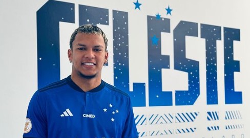 Gabriel Verón chega ao Cruzeiro após passagem por Portugal