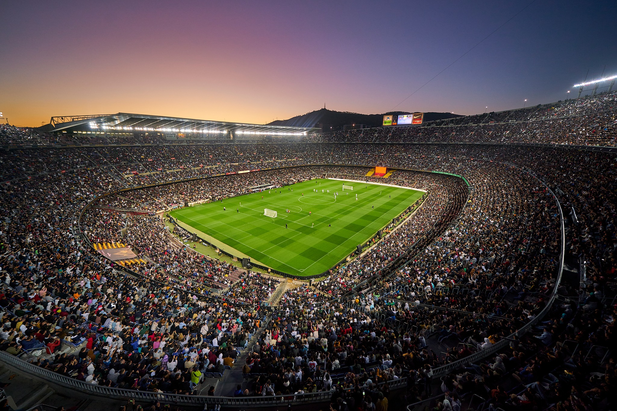 Quais são os melhores destinos do mundo para desfrutar de um jogo de futebol?