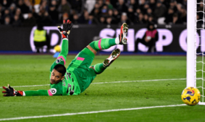 INGLÊS: Areola salva West Ham em massacre do Brighton