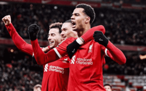 COPA DA LIGA INGLESA: Willian coloca Fulham na frente, mas Liverpool vira e fica perto da final