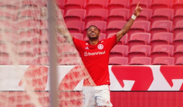 Internacional vence o Avenida na estreia do Gáucho