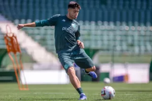 Paraense: Paysandu contrata volante que defendeu Guarani e Mirassol em 2023