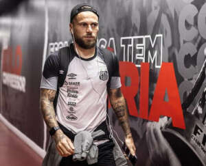 Fora dos planos do Santos, Lucas Lima encaminha acerto com time da Série B