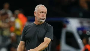 Mano lamenta erros do Corinthians no clássico e pede paciência: 'Não existe milagre'