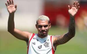 Sem acordo, Corinthians desiste de lateral do Flamengo