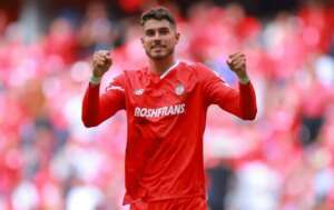 Corinthians encaminha contratações de ex-Vasco e dupla do Flamengo