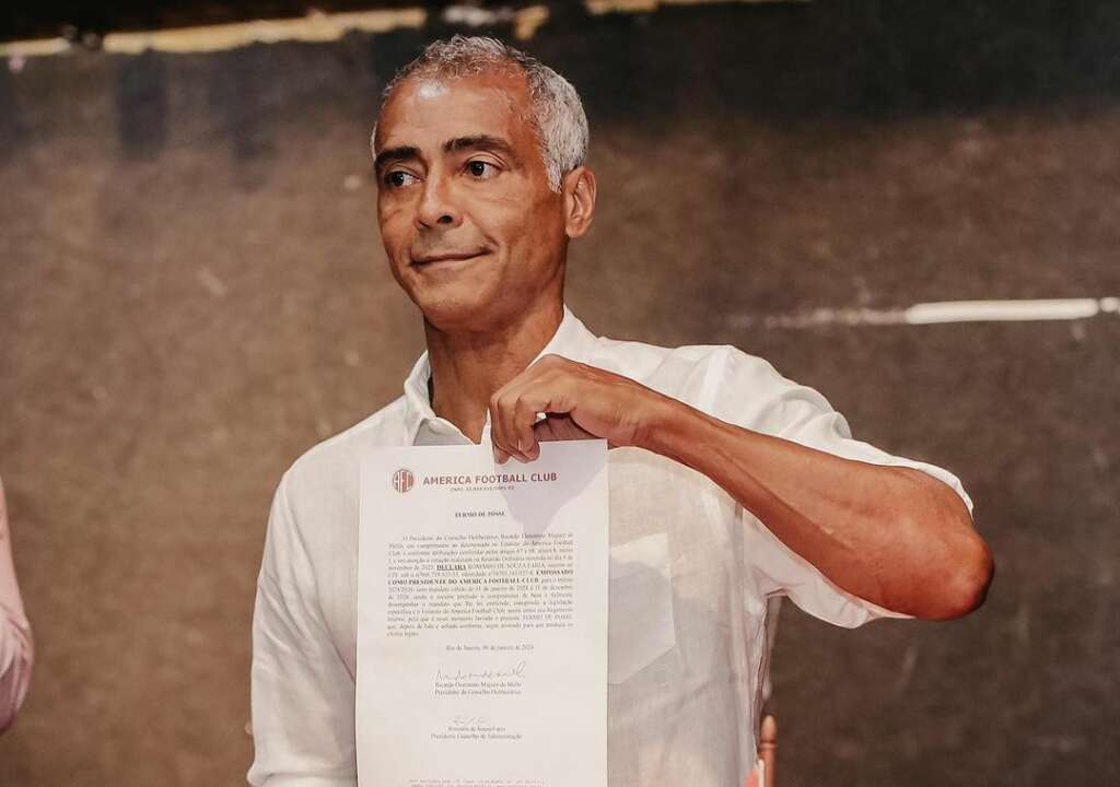 Romário toma passe no América-RJ e compara Zagallo a Pelé: ‘Mesma importância’