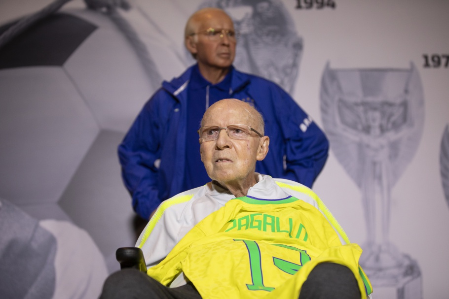 CBF decreta luto oficial de sete dias pela morte de Zagallo e homenagem na Copa do Nordeste