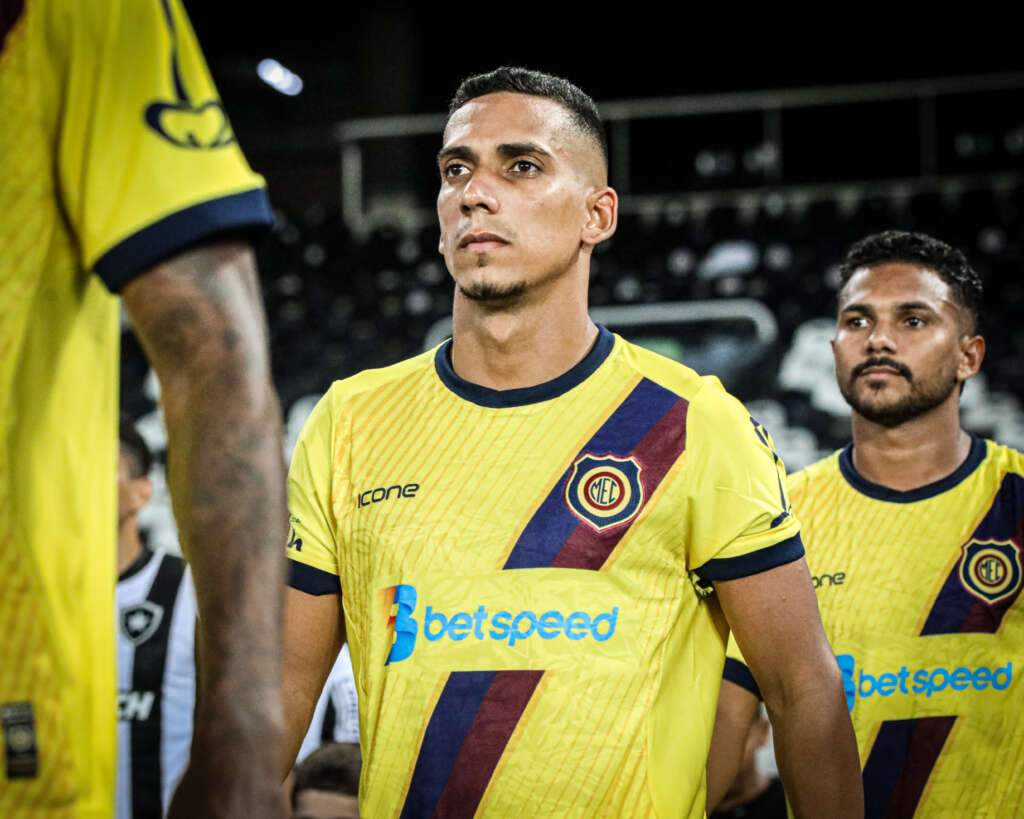 Carioca: Almir, lateral do Madureira, destaca ponto conquistado em confronto contra a Portuguesa