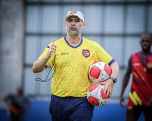 Carioca: Técnico português deixa o Madureira e deve assumir o Botafogo-PB