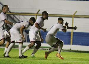 PAULISTA A4: Líder visita vice e lanternas seguem zerados; veja confrontos