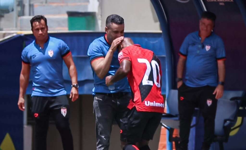 GOIANO: Atlético vence e cola na liderança; Crac deixa a zona de rebaixamento